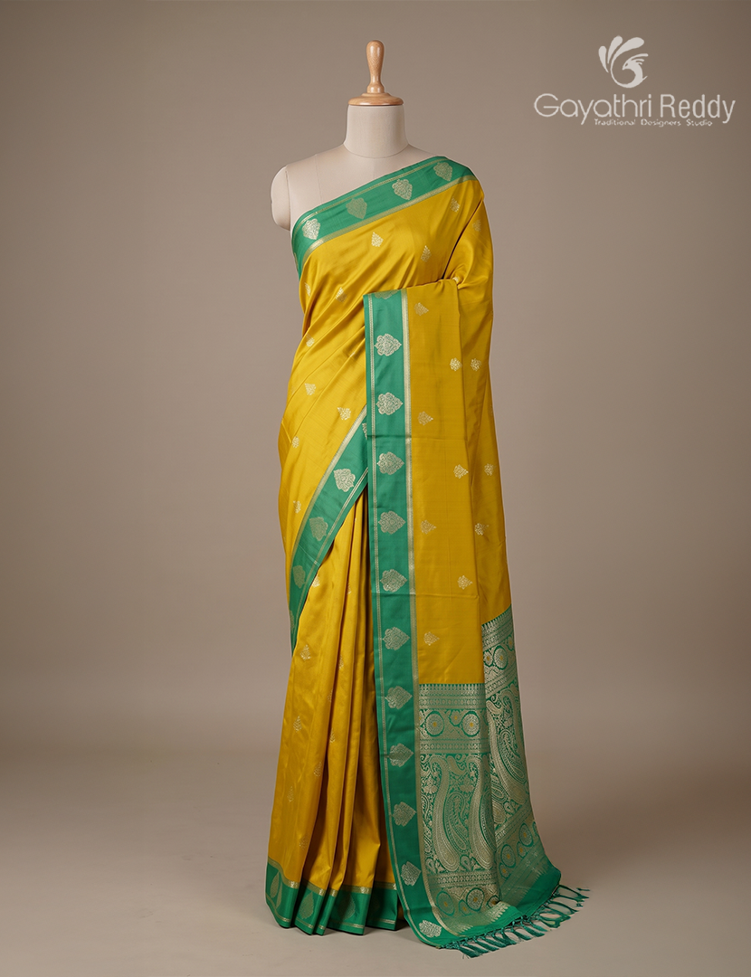 Semi Kanchipuran Silk Saree in Mehendi Green and  Parrot Green