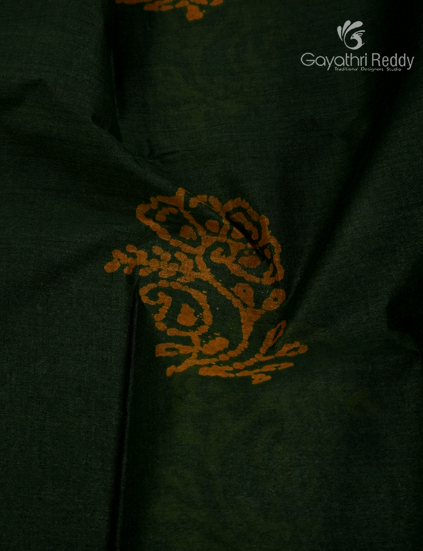 Cotton Batik Print Saree in Bottle Green and Mustard