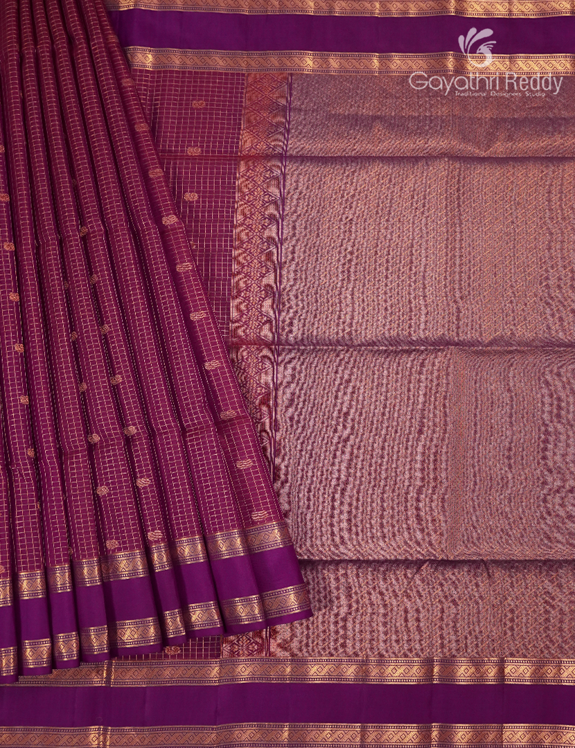 Pure Kanchipuram Vintage Silk Saree in  Deep Pink and Purple