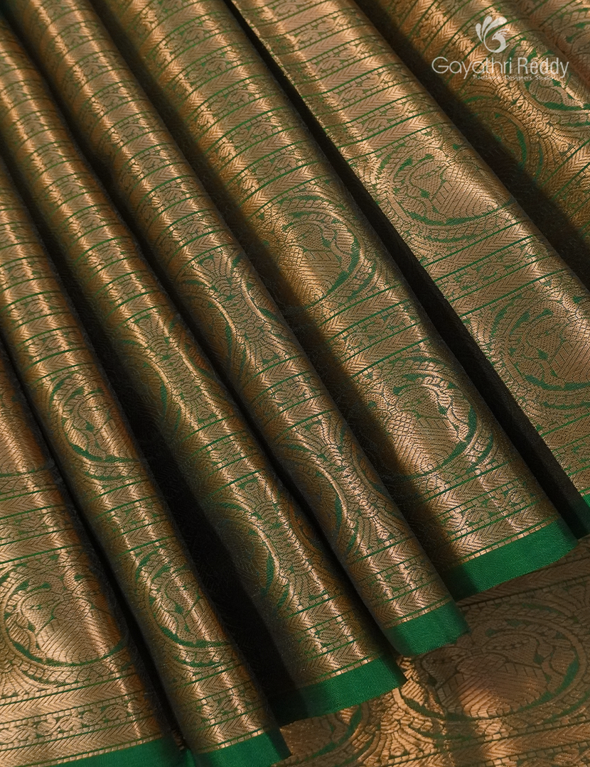 Pure Kanchipuram Silk Saree in Grey and Bottle Green