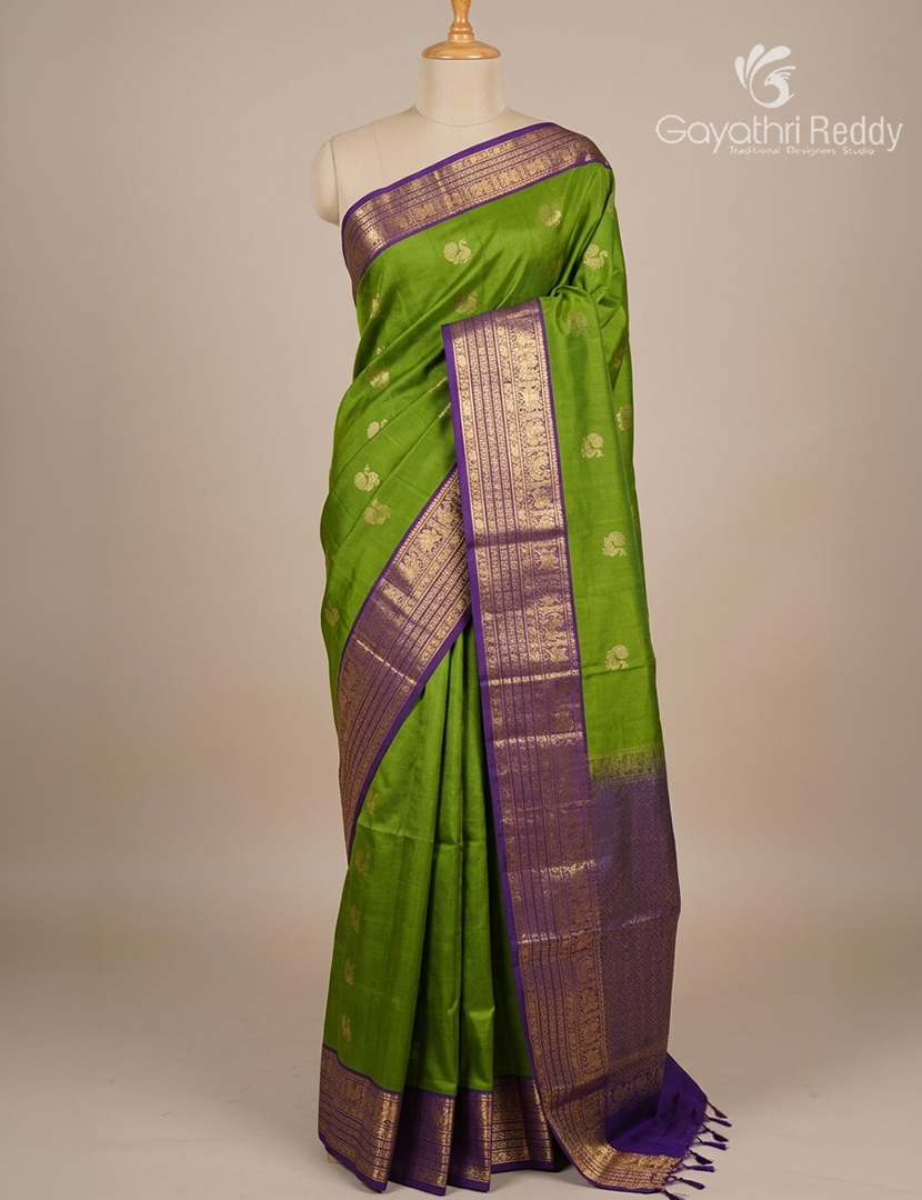 Pure Kanchipuram Soft Silk Saree in Mehendi Green and Navy Blue