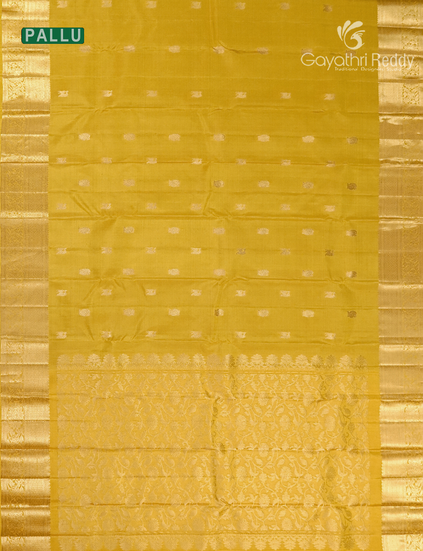 Pure Kanchipuram Silk Saree in Yellow (Medium Borders )
