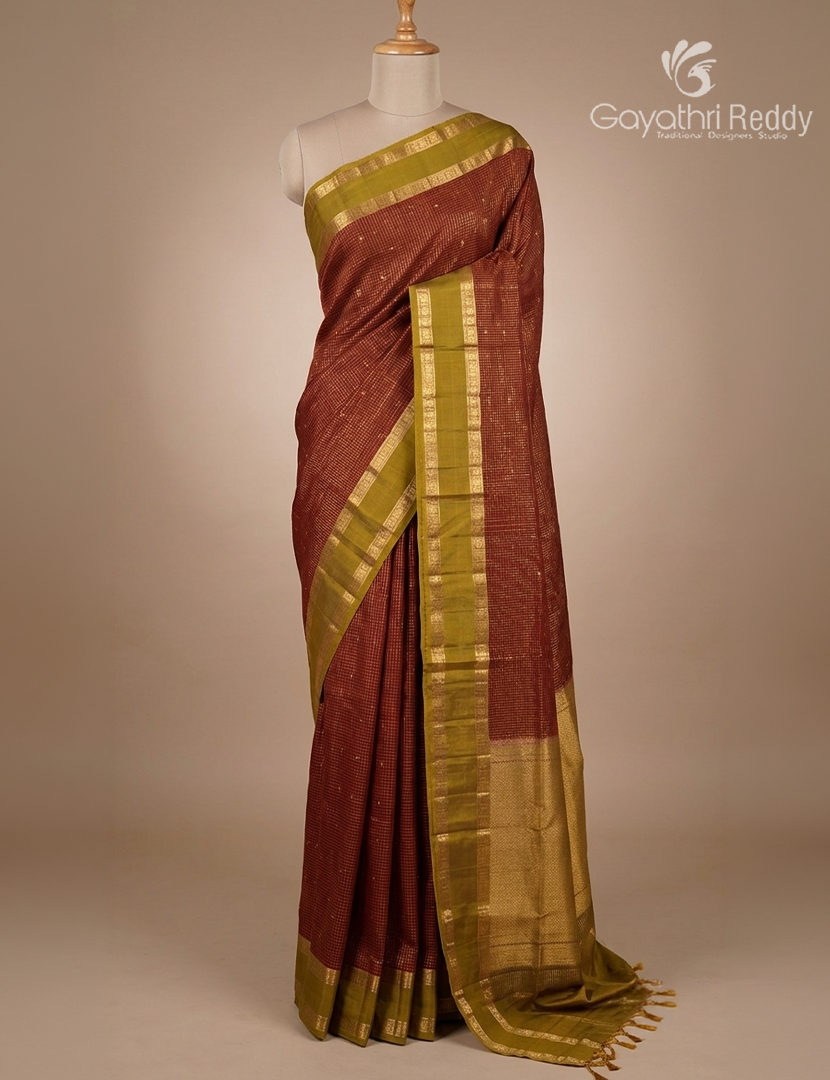 Pure Kanchipuram Vintage Silk Saree in Deep Maroon and Dry Mehendi