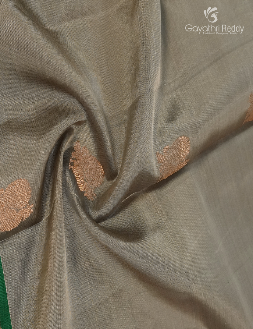 Pure Kanchipuram Silk Saree in Grey and Bottle Green