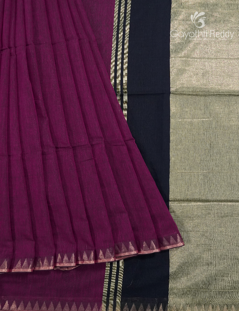 Jamdani Cotton Saree in Deep Magenta
