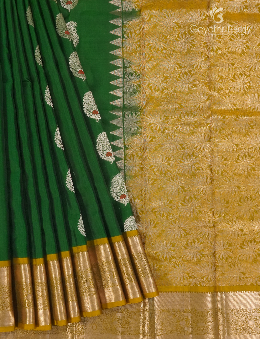 Pure Kanchipuram Silk Saree in Deep Green and Mustard