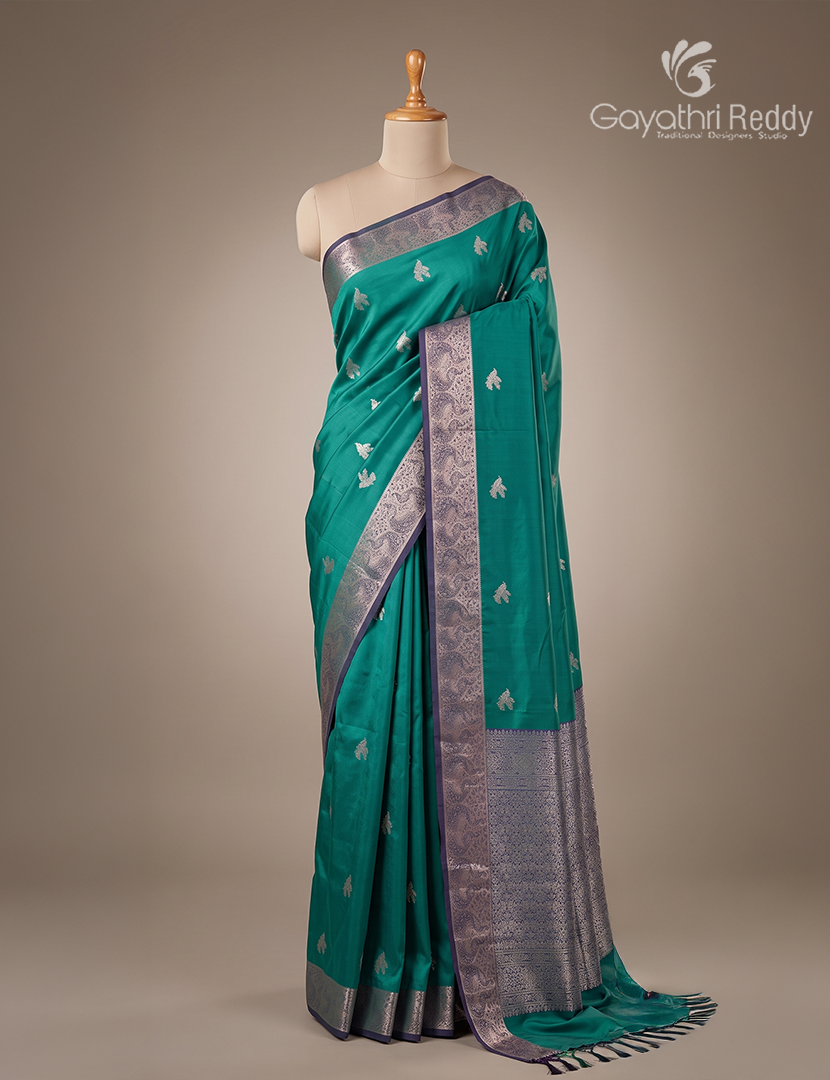 Semi Kanchipuran Silk Saree in Deep Rama Green and  Grey
