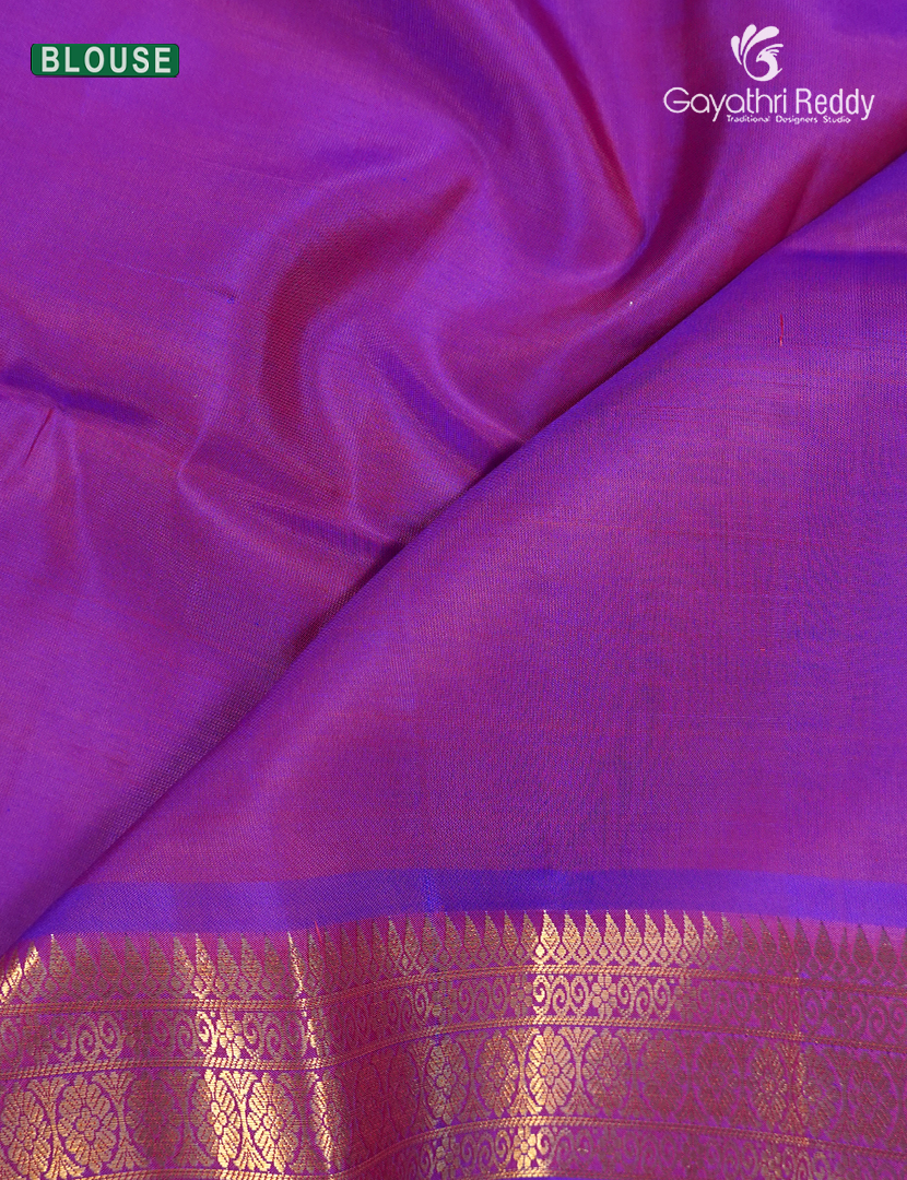 Light weight kanchipuram Silk Saree in Orange and Purple