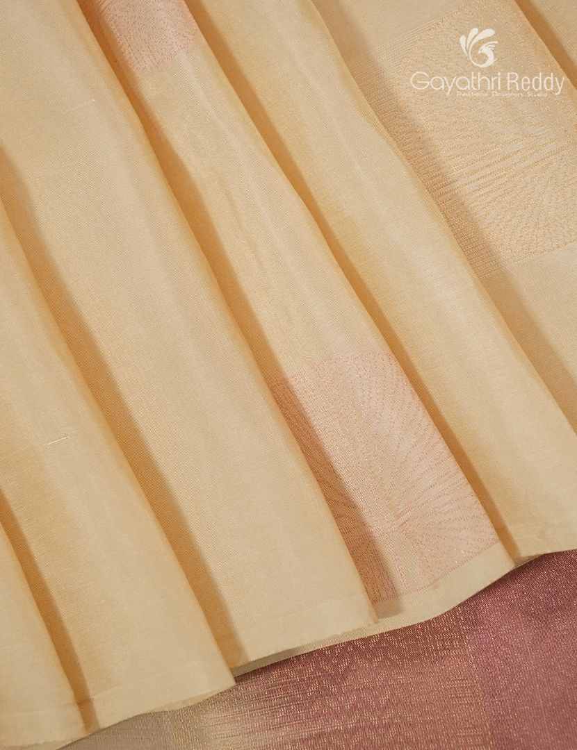 Pure Kanchipuram Silk  Saree in Cream ( Butta Style )