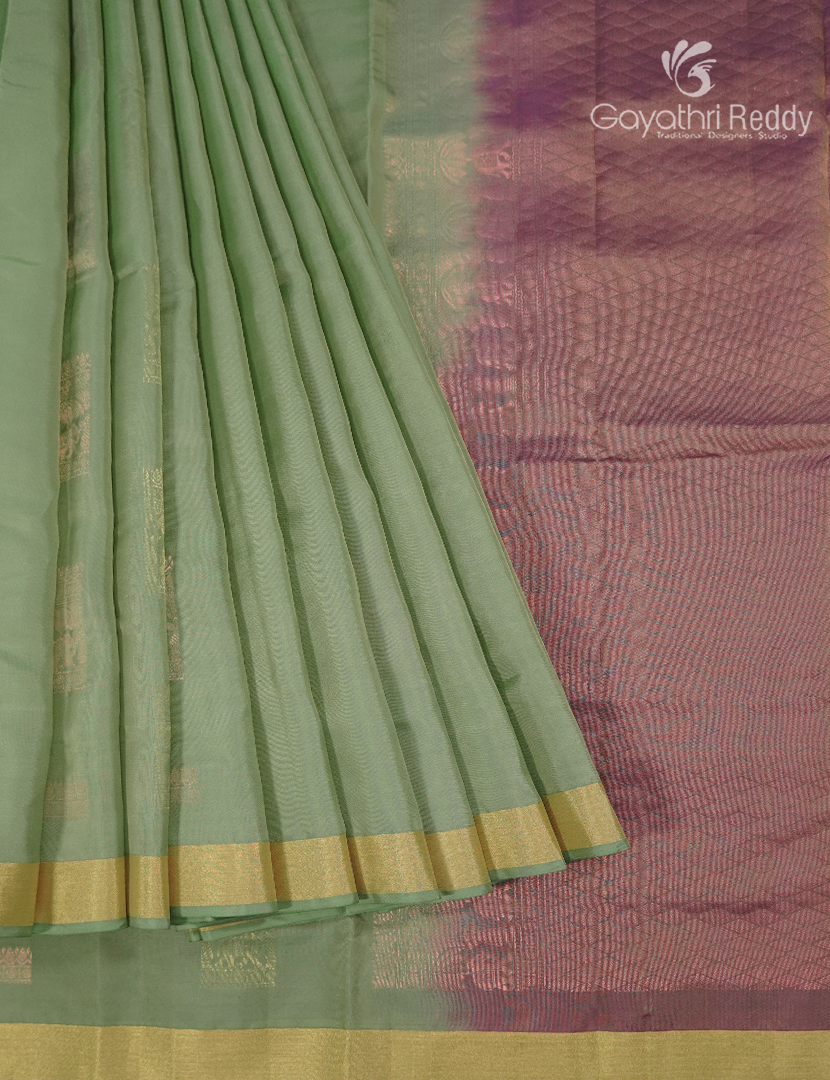 Pure Kanchipuram Silk Saree in Pista Green ( Small Borders )
