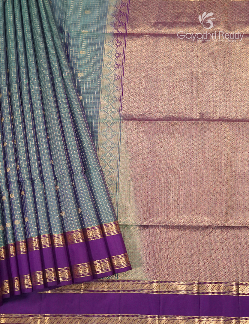 Pure Kanchipuram Vintage Silk Saree in Grey and Purple