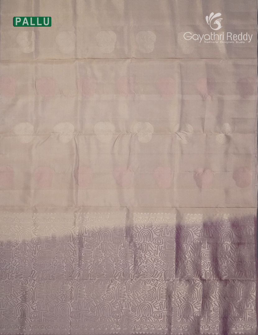 Pure Kanchipuram Silk  Saree in Ivory( Butta Style )