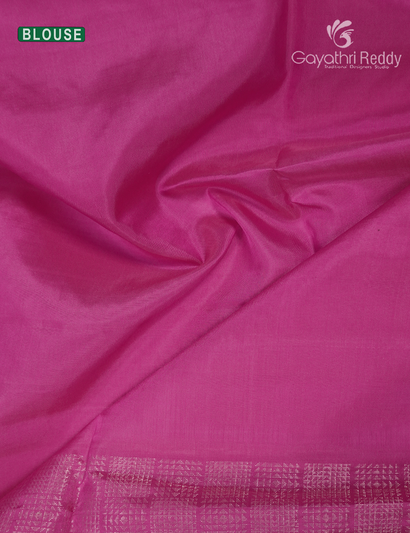 Pure  Kanchipuram Light Weight Silk Saree in Rose Pink