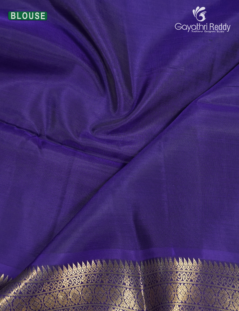 Light weight kanchipuram Silk  Saree in Mehendi Green and Purple