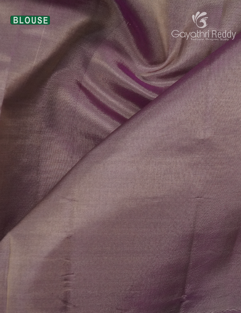 Pure Kanchipuram Silk  Saree in Ivory( Butta Style )