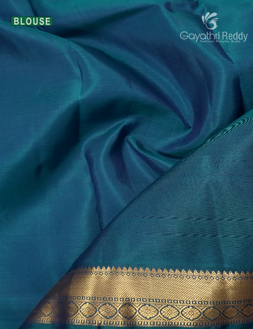 Pure Kanchipuram Silk Saree in Deep Violet and Bluepy