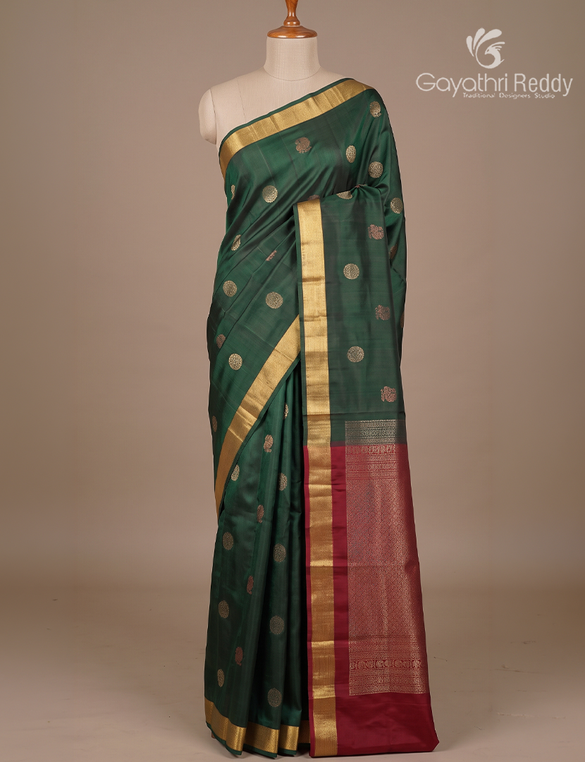 Pure Kanchipuram Silk Saree in Mango Green and Maroon( Small Borders )
