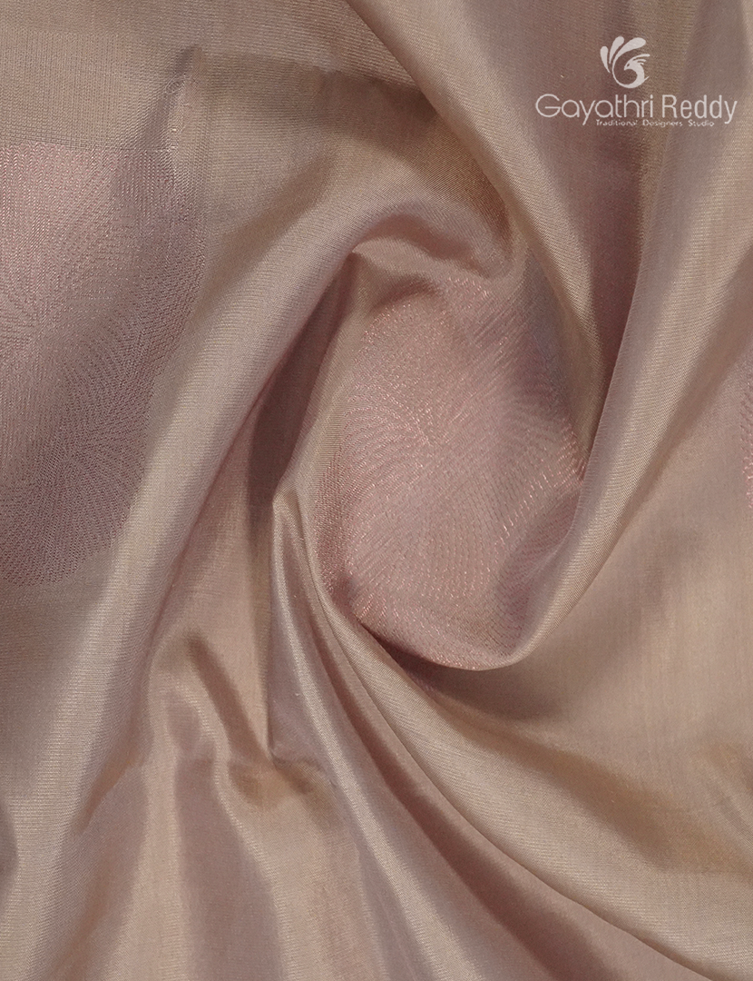 Pure Kanchipuram Silk  Saree in Ivory( Butta Style )
