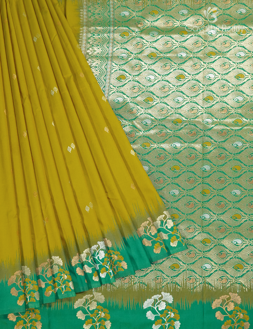 Semi Kanchipuran Silk Saree in Dry Mehendi and  Parrot Green