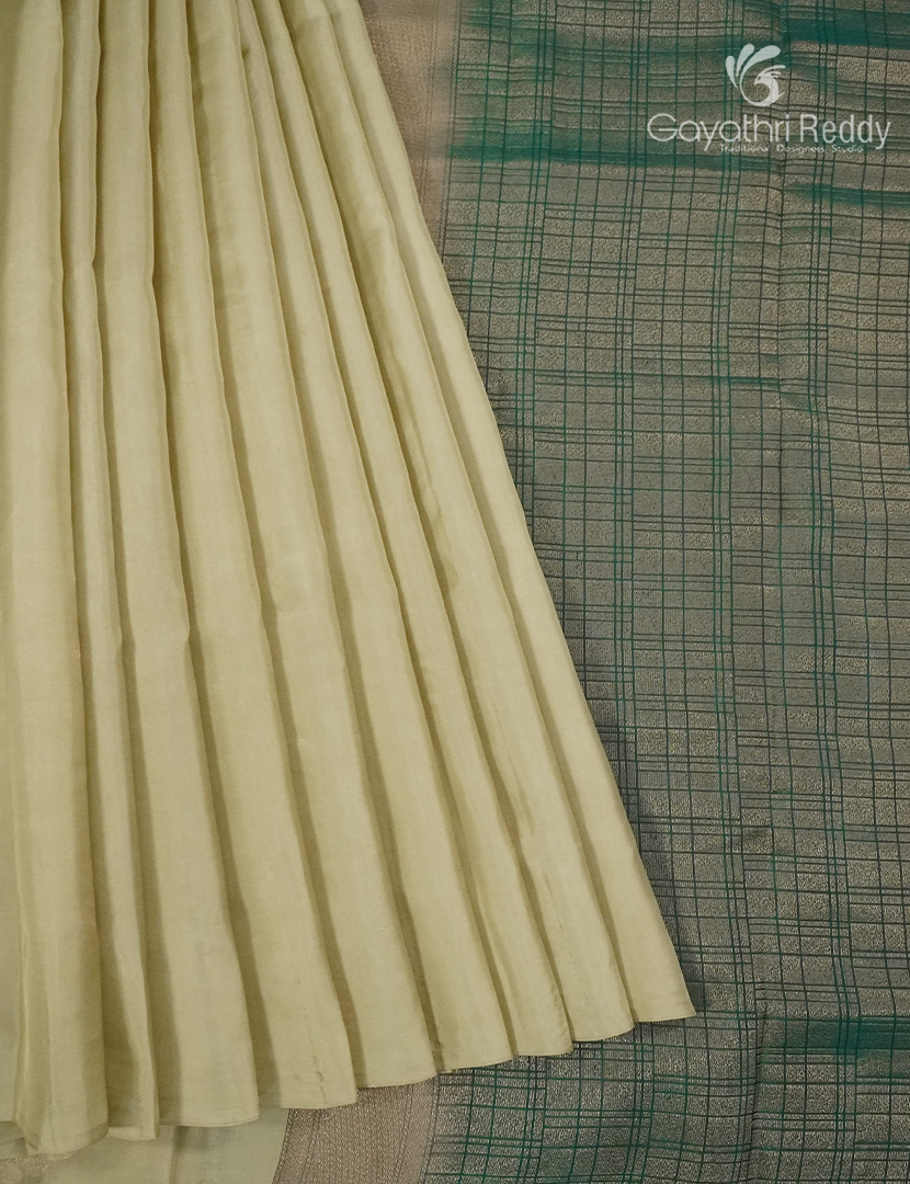 Pure Kanchipuram Silk  Saree in Off- White ( Butta Style )