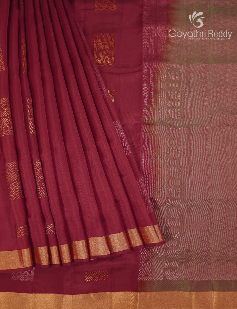 Pure Kanchipuram Silk Saree in Maroon Red ( Small Borders )