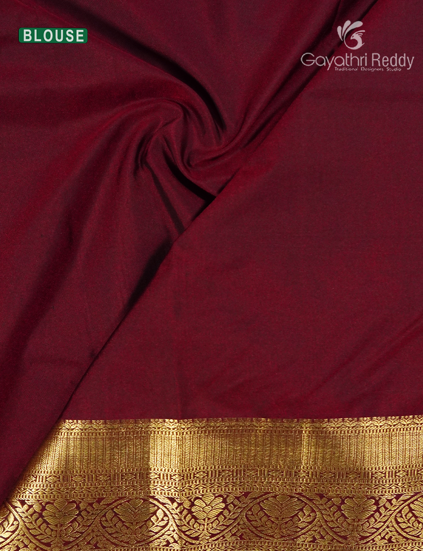 Semi Kanchipuram Silk Saree in Deep Bottle Green and Deep Magenta