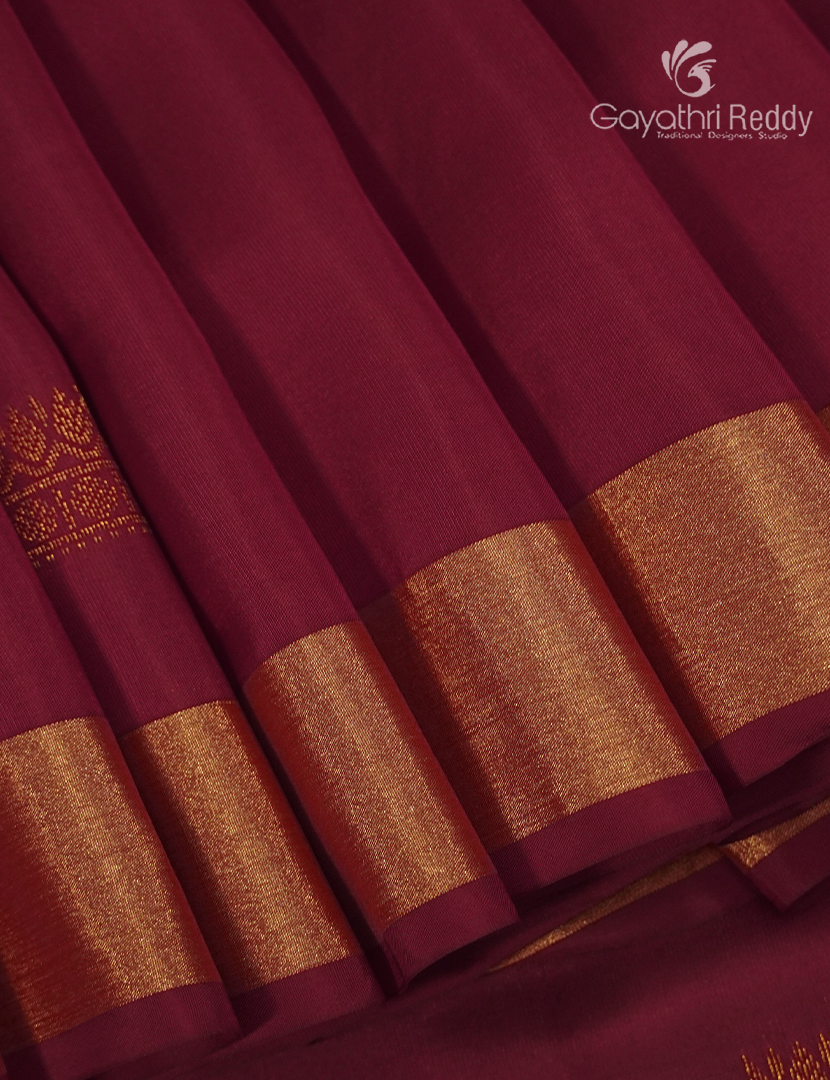 Pure Kanchipuram Silk Saree in Maroon Red ( Small Borders )