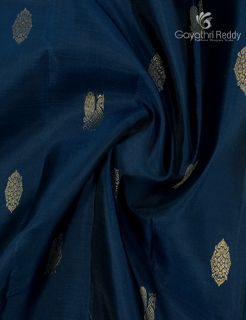 Pure Kanchipuram Silk Saree in Deep Peacock Green  (Small Borders )