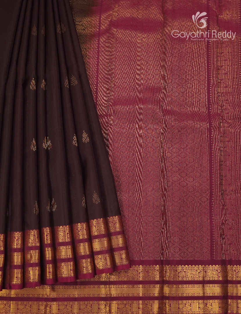 Pure Kanchipuram Silk Saree in Deep Brown and Deep Magenta