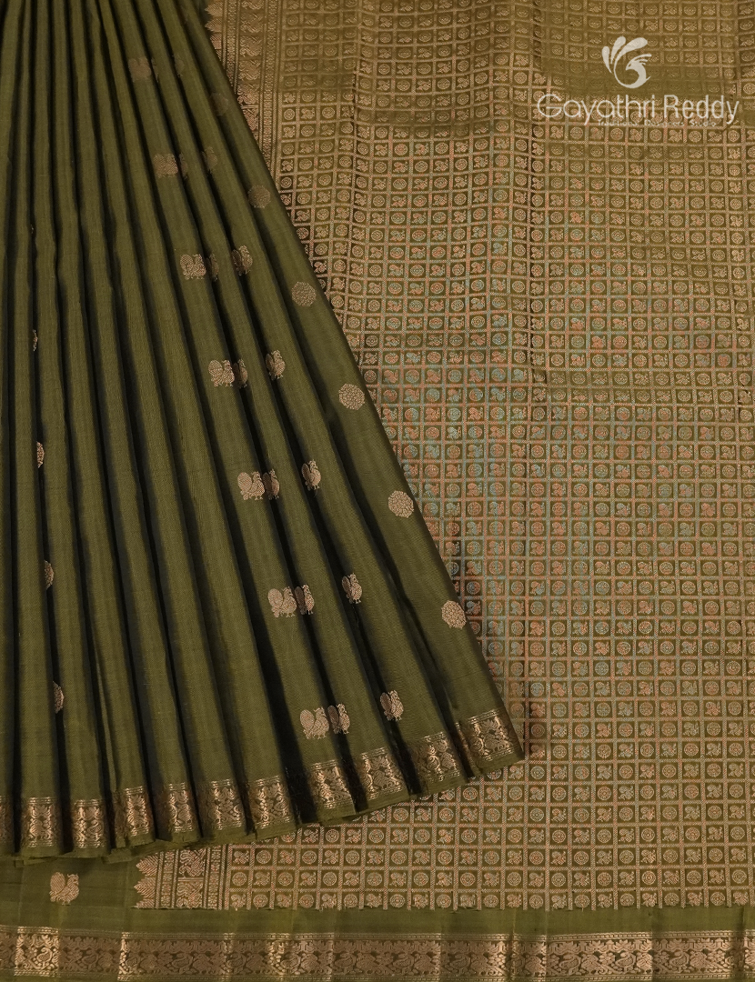 Pure Kanchipuram Silk Saree in Deep Olive Green   (Small Borders )