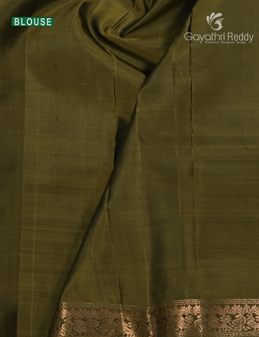 Pure Kanchipuram Silk Saree in Deep Olive Green   (Small Borders )