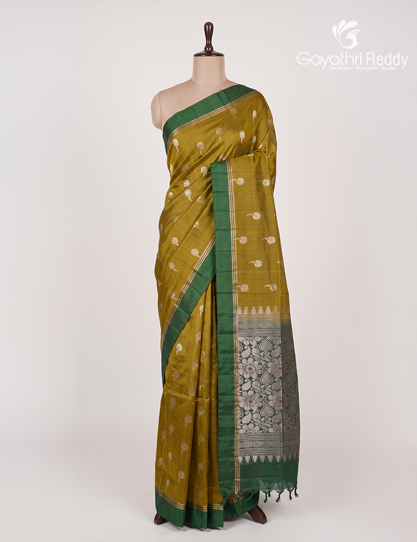 Light weight Kanchipuram Silk Saree in Mehendi Green and Deep Brown